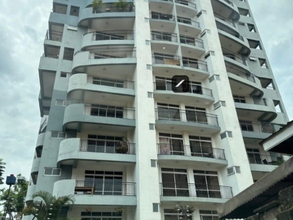 5C657E7F 90F1 473A B9C8 739F3177E83F 592x444 (1)