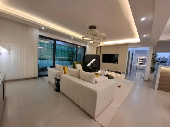 B1533ae7 0f83 40ce ba04 3e80f3addb03