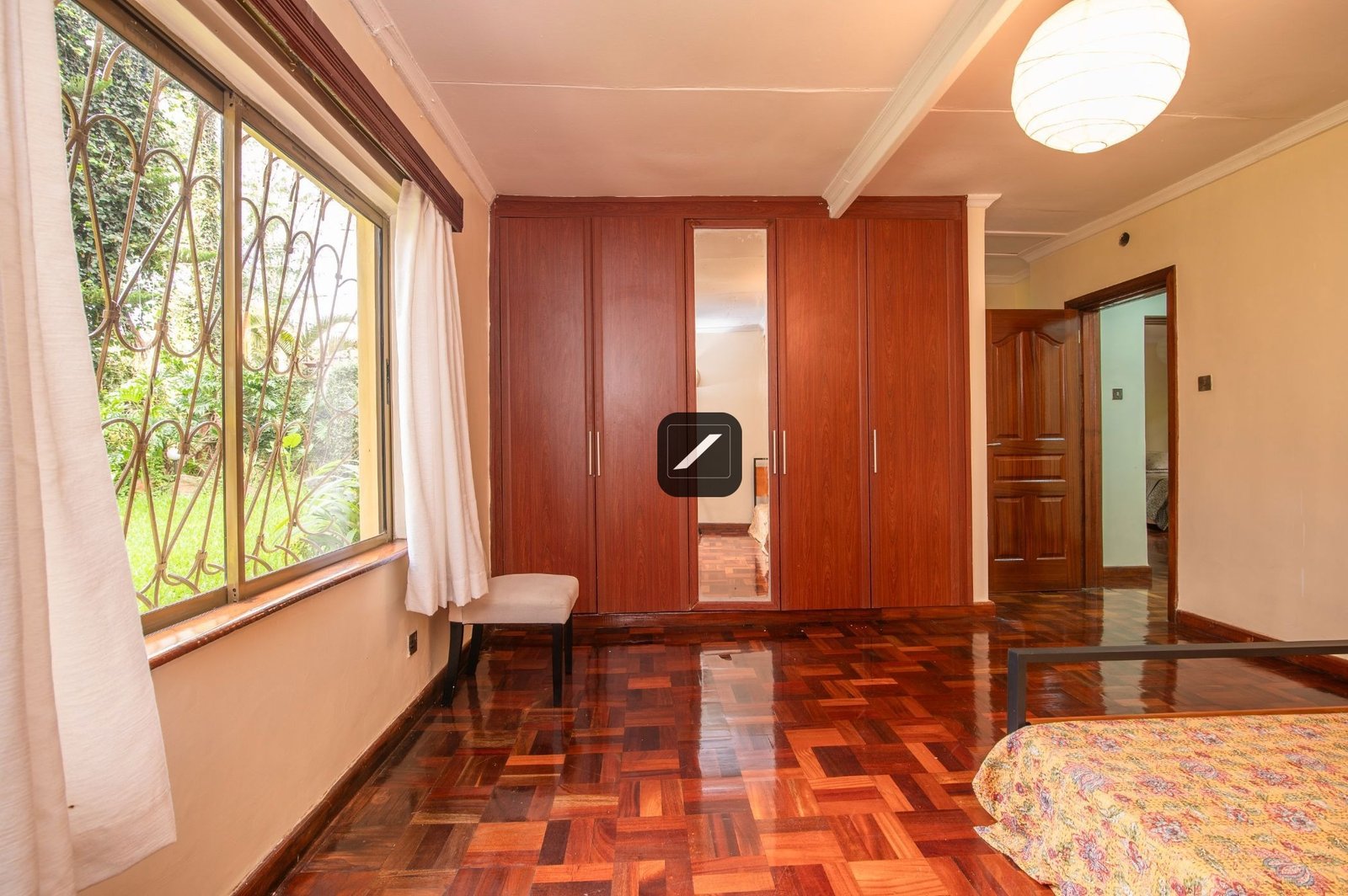 imgi_100_2127902_H_37