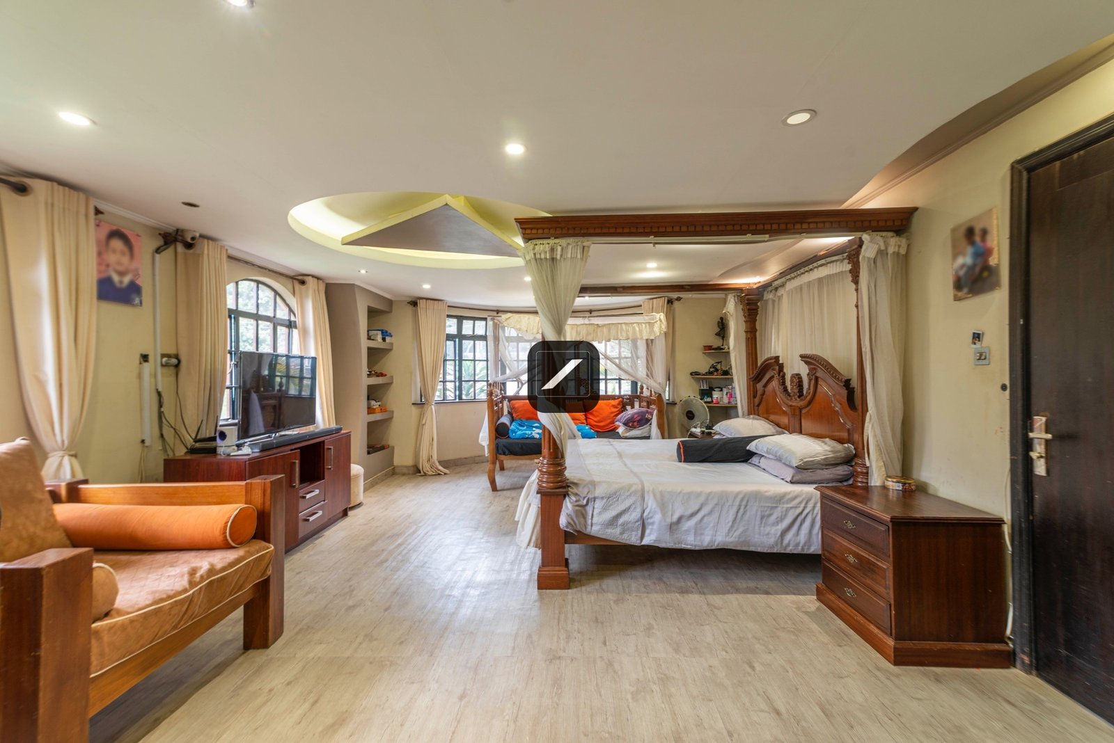 imgi_149_2022905_H_73