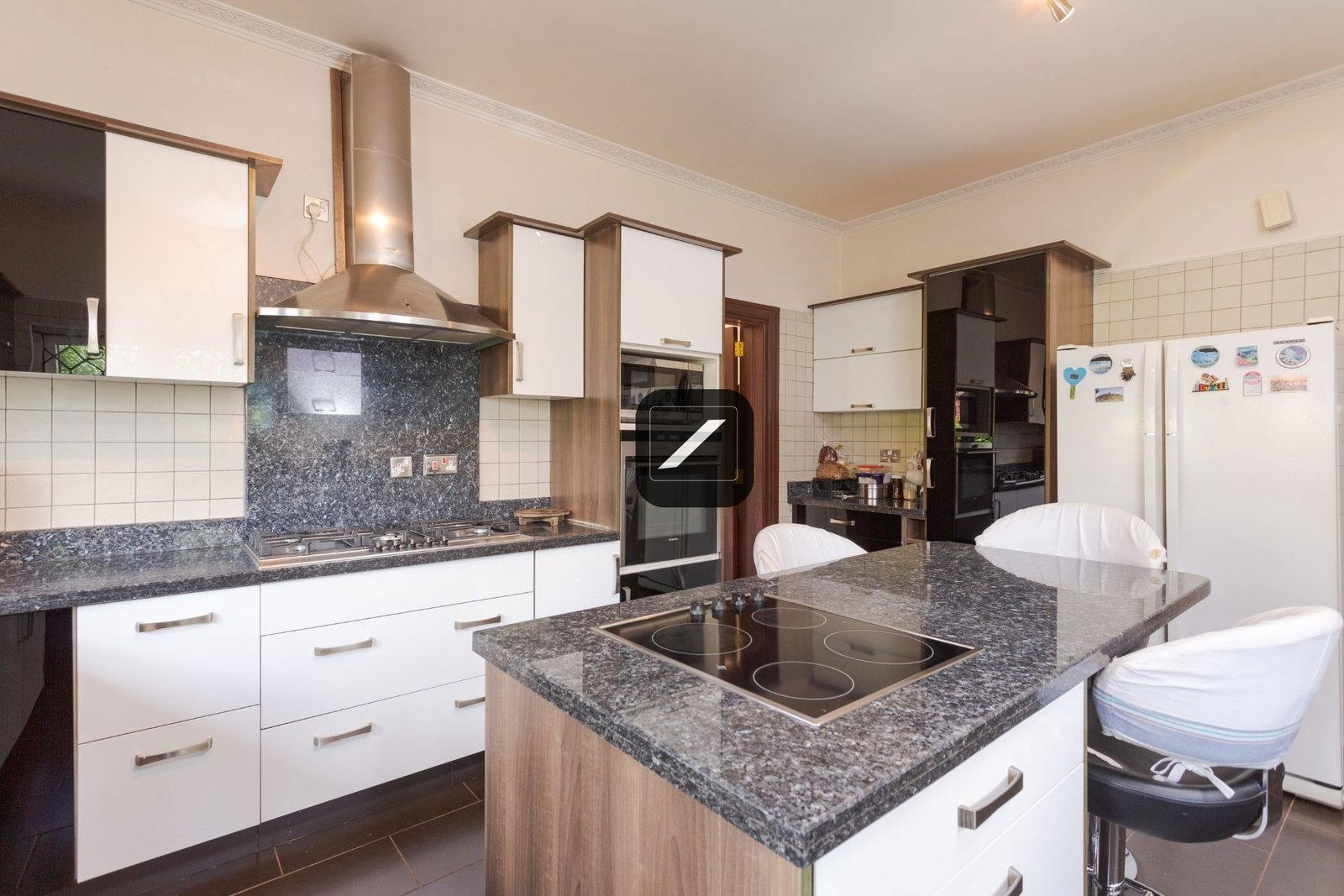 imgi_54_2105932_H_12