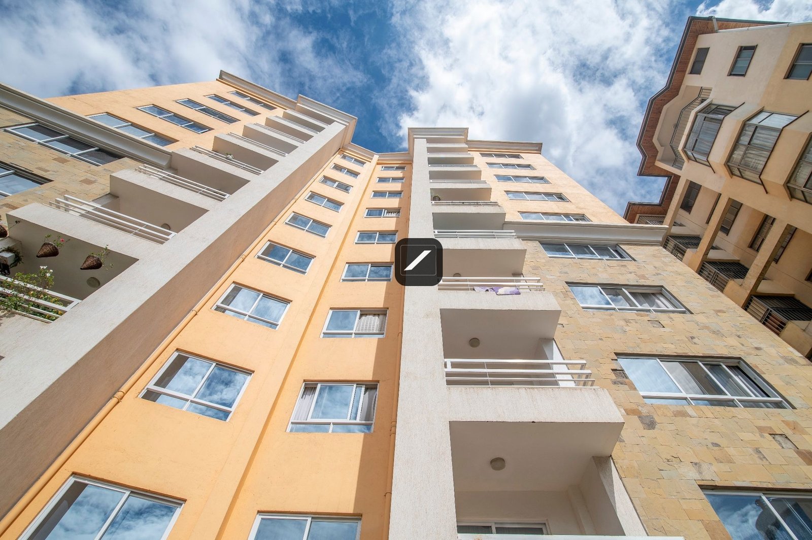 imgi_66_2123079_H_17