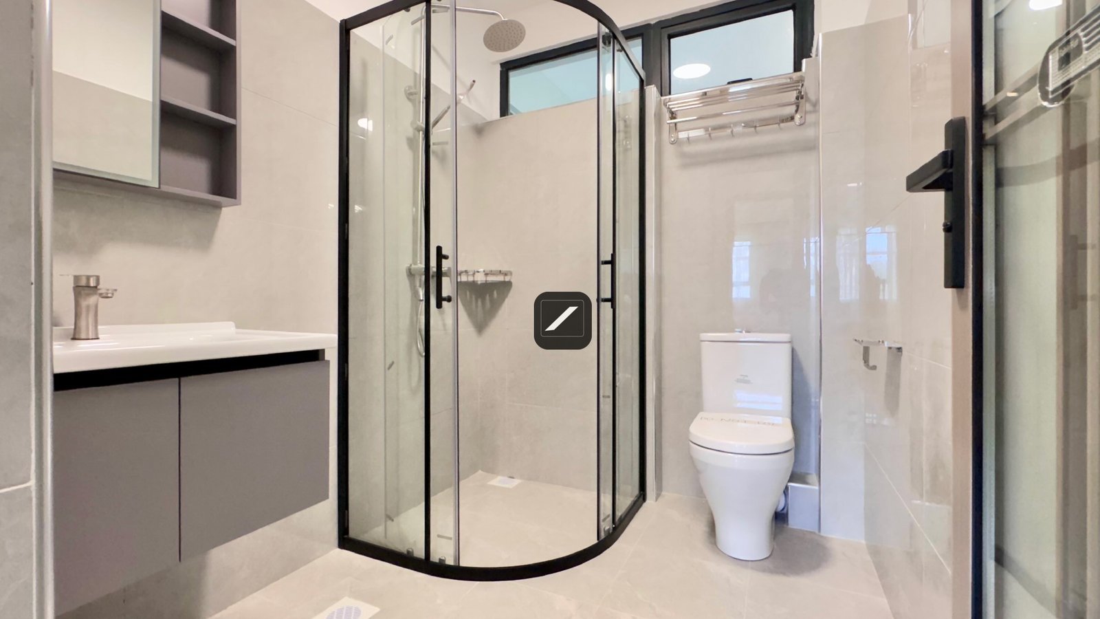 imgi_13_1740395099_bathroom 3 bed-100